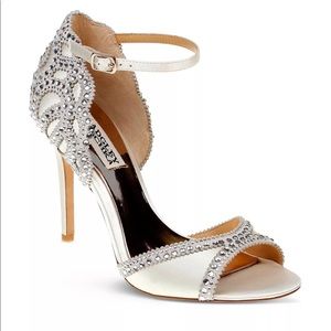 Badgley Mischka Roxy 7 wedding shoes